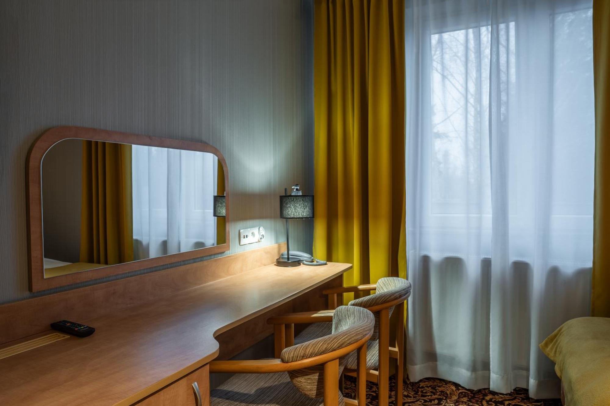 Teresin Hotel Kuznia Napoleonska מראה חיצוני תמונה