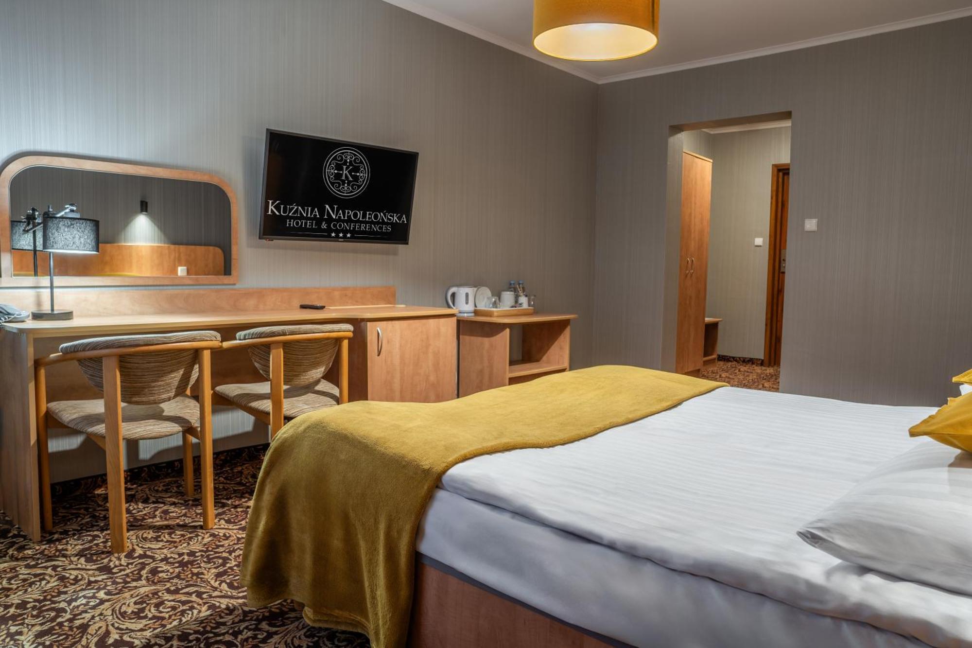 Teresin Hotel Kuznia Napoleonska מראה חיצוני תמונה