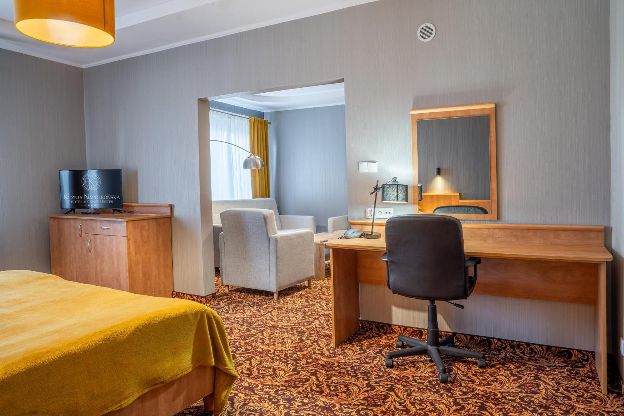 Teresin Hotel Kuznia Napoleonska מראה חיצוני תמונה