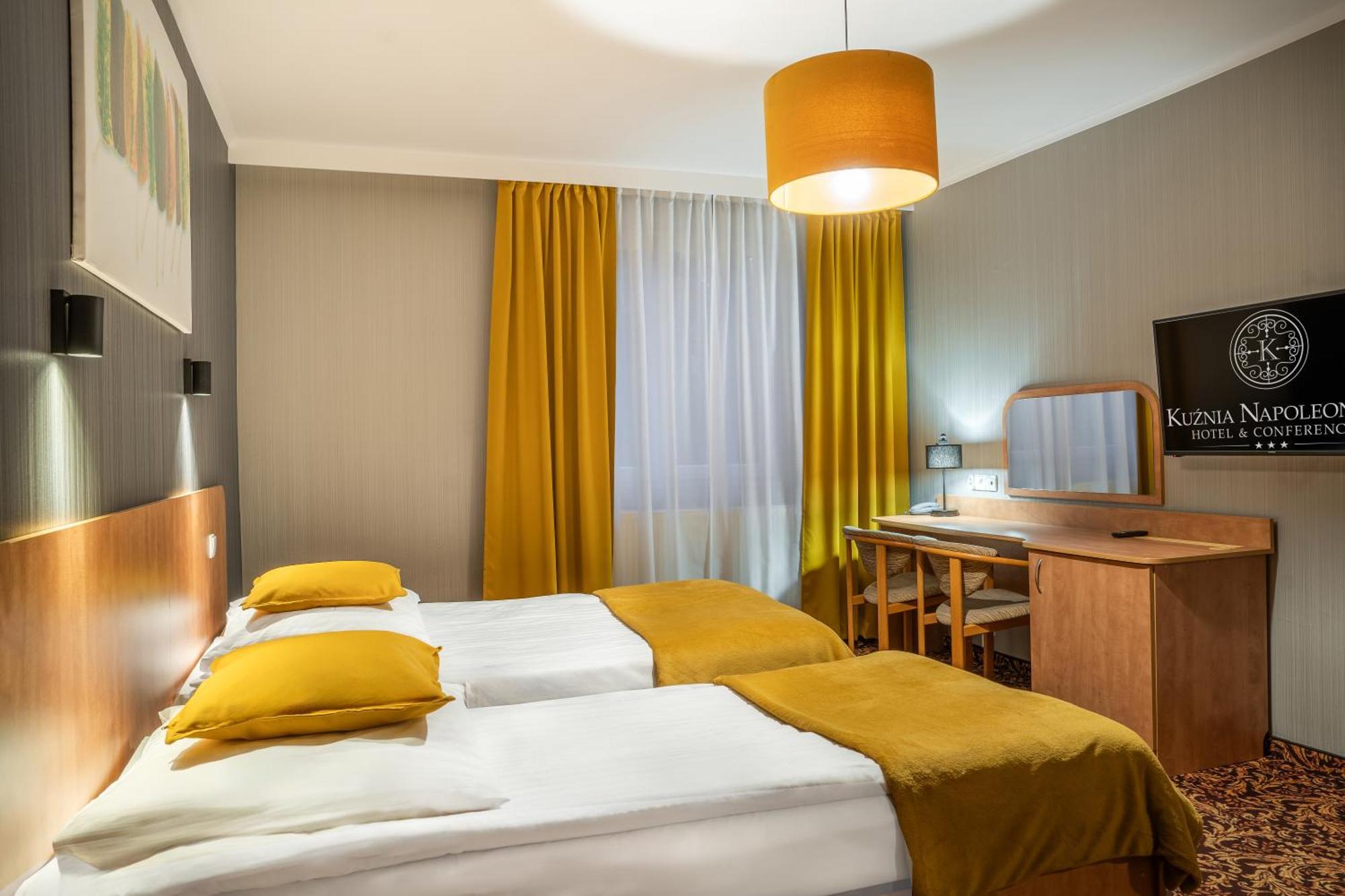 Teresin Hotel Kuznia Napoleonska מראה חיצוני תמונה